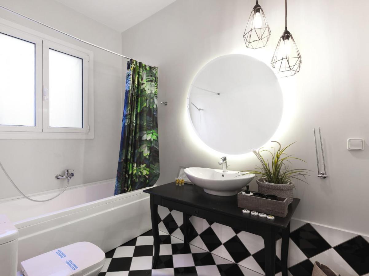 Athenian Apartment In The Center With Jacuzzi 외부 사진